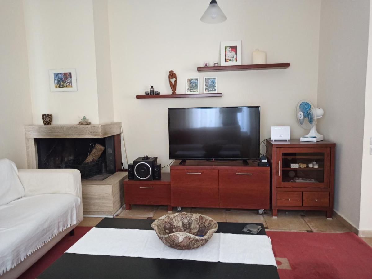 Σπίτι Στο Ρίο Πατρών Με Κήπο - Detached House In Rio With Garden Apartment Exterior foto