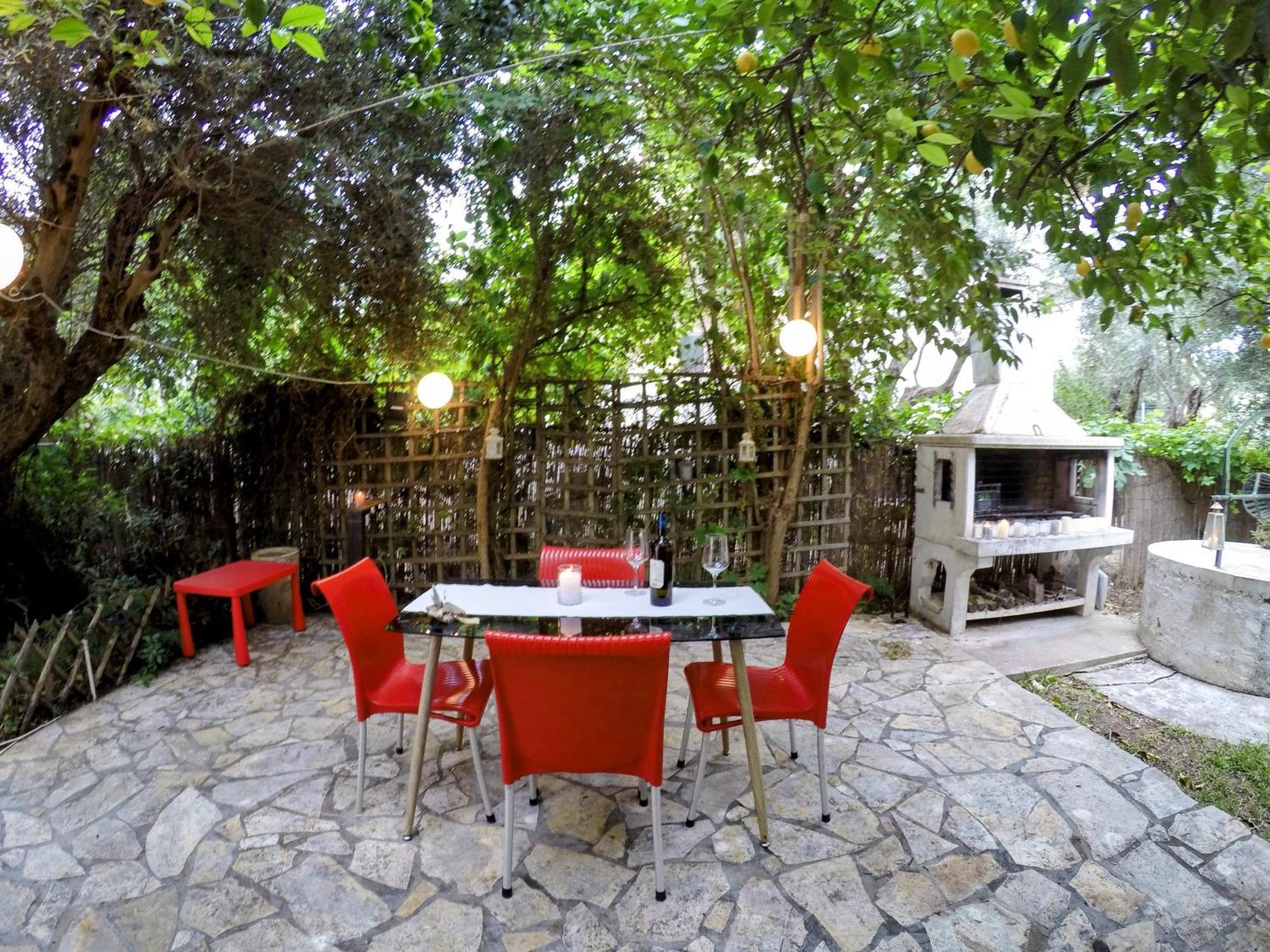 Σπίτι Στο Ρίο Πατρών Με Κήπο - Detached House In Rio With Garden Apartment Exterior foto