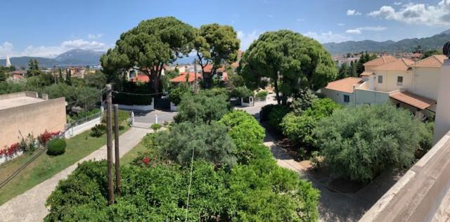 Σπίτι Στο Ρίο Πατρών Με Κήπο - Detached House In Rio With Garden Apartment Exterior foto